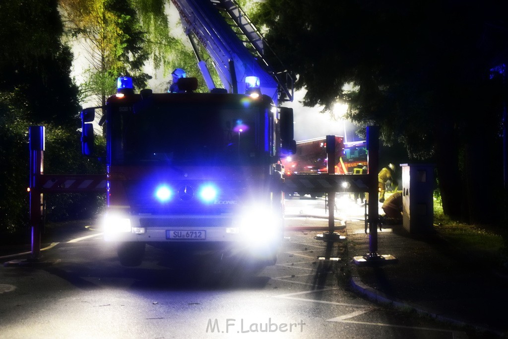 Grossfeuer Einfamilienhaus Siegburg Muehlengrabenstr P0177.JPG - Miklos Laubert